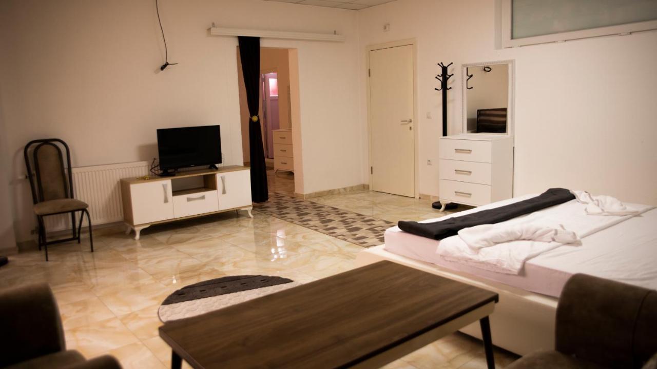 Rio Hotel Prizren Esterno foto