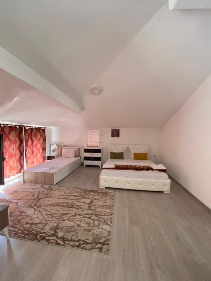 Rio Hotel Prizren Esterno foto